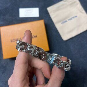 Louis Vuitton Monogram Chain Bracelet Unisex
